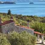 Six Independent By The Sea Holiday home *
