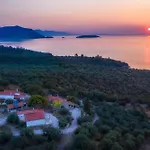 Σπίτι διακοπών Six Independent By The Sea *